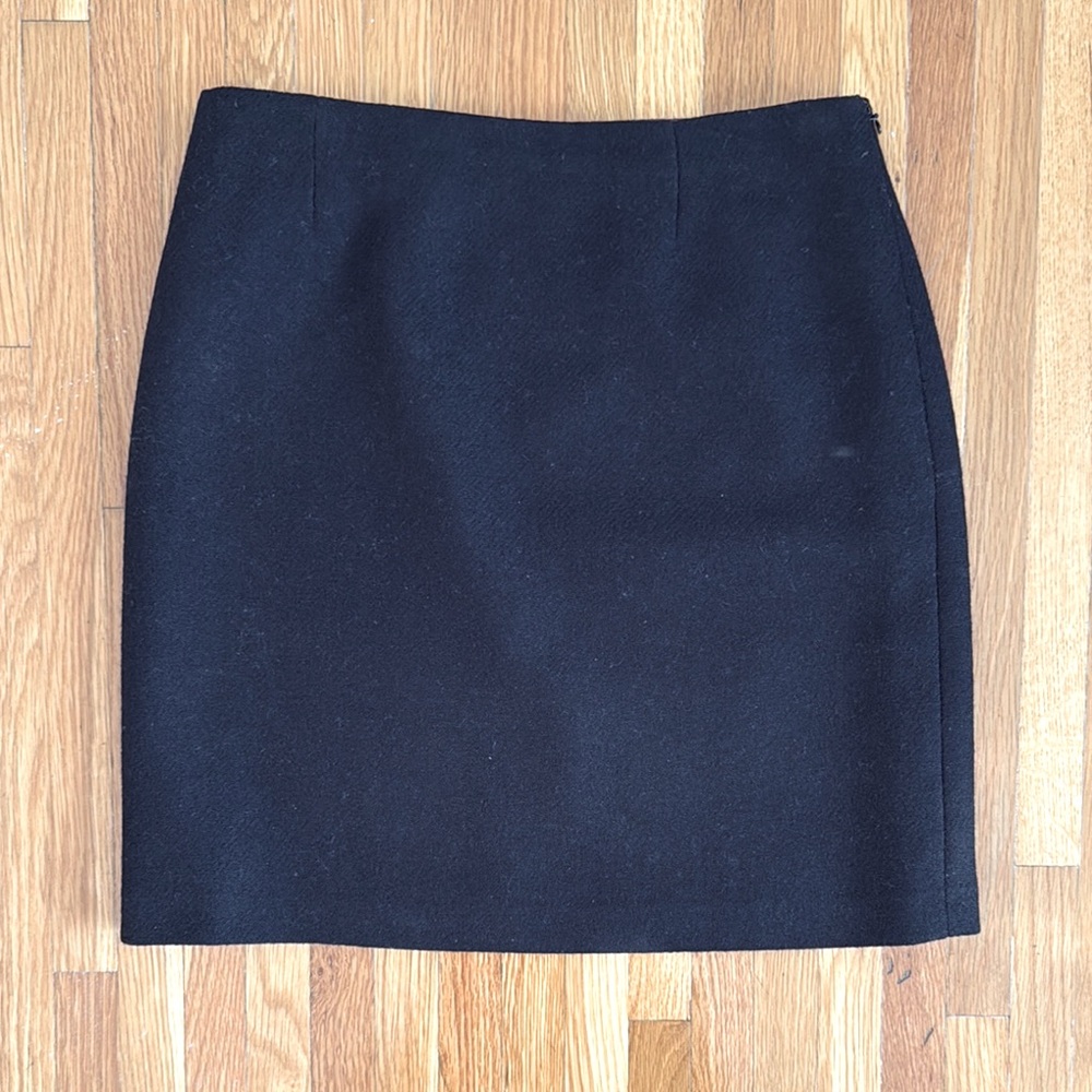 Boden women size US6 black wool tweed skirt